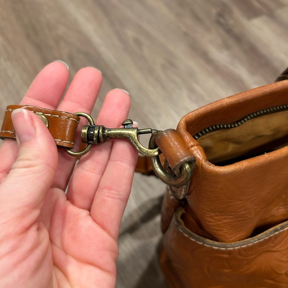 Patricia Nash tooled leather crossbody purse - Picture 4 of 5